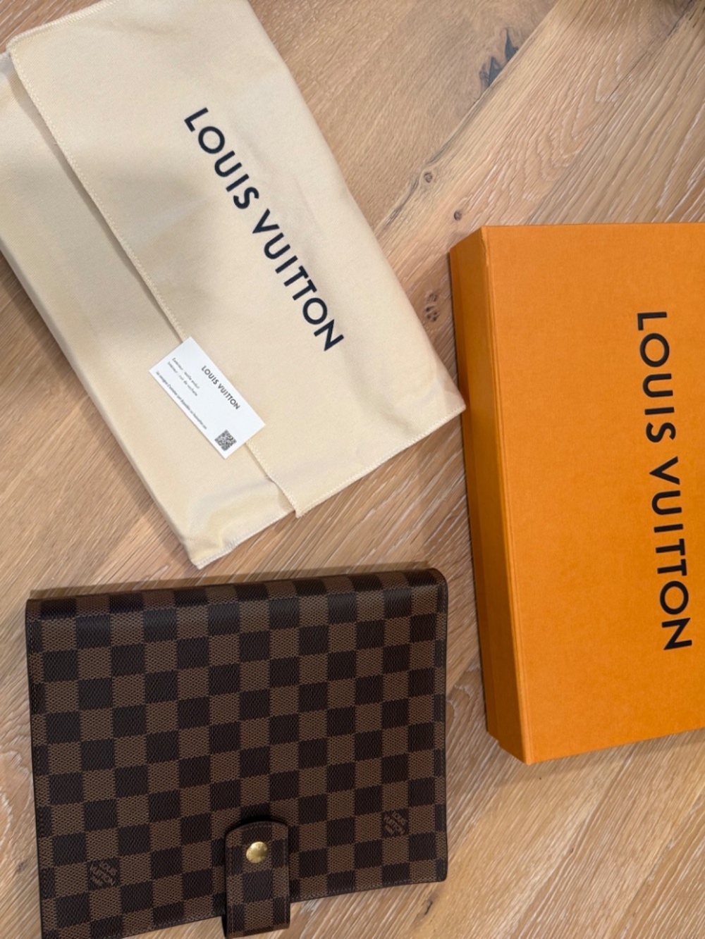 Louis Vuitton Large Ring Agenda Cover - Picture 2 of 8